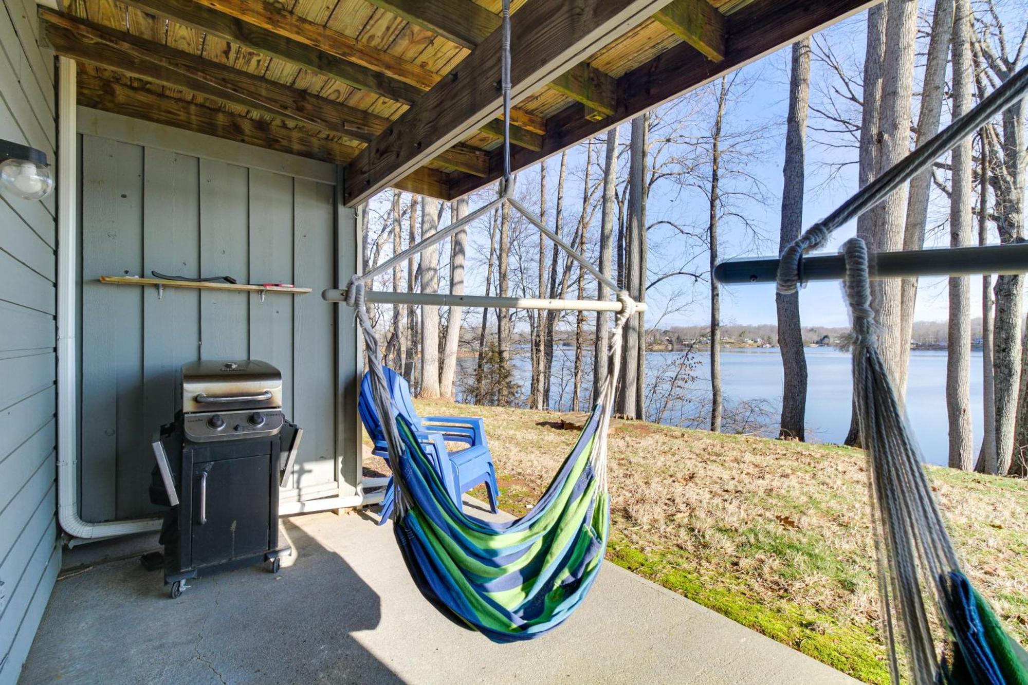 Lakefront Moneta Home With Community Boat Dock! Extérieur photo