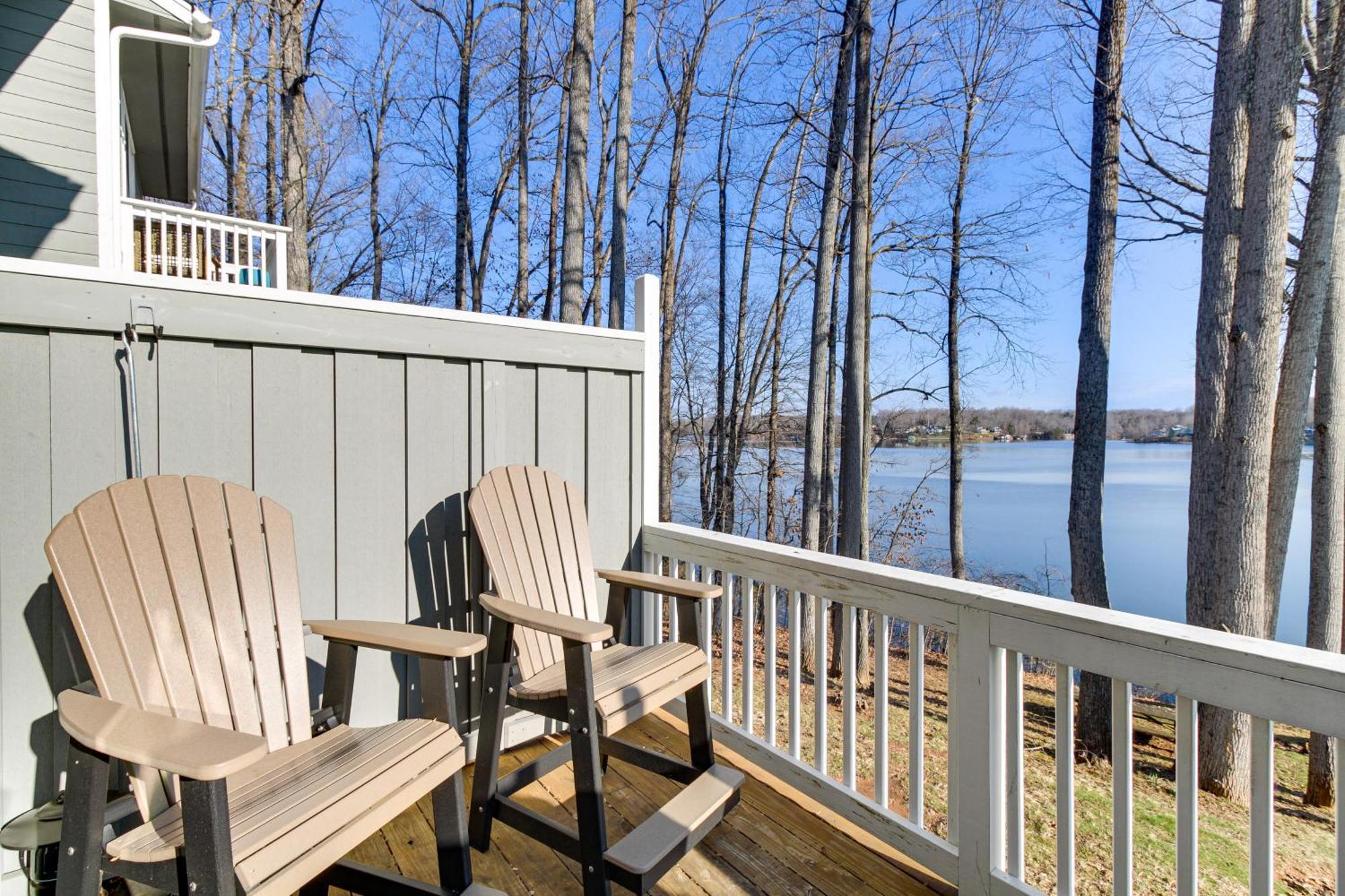 Lakefront Moneta Home With Community Boat Dock! Extérieur photo